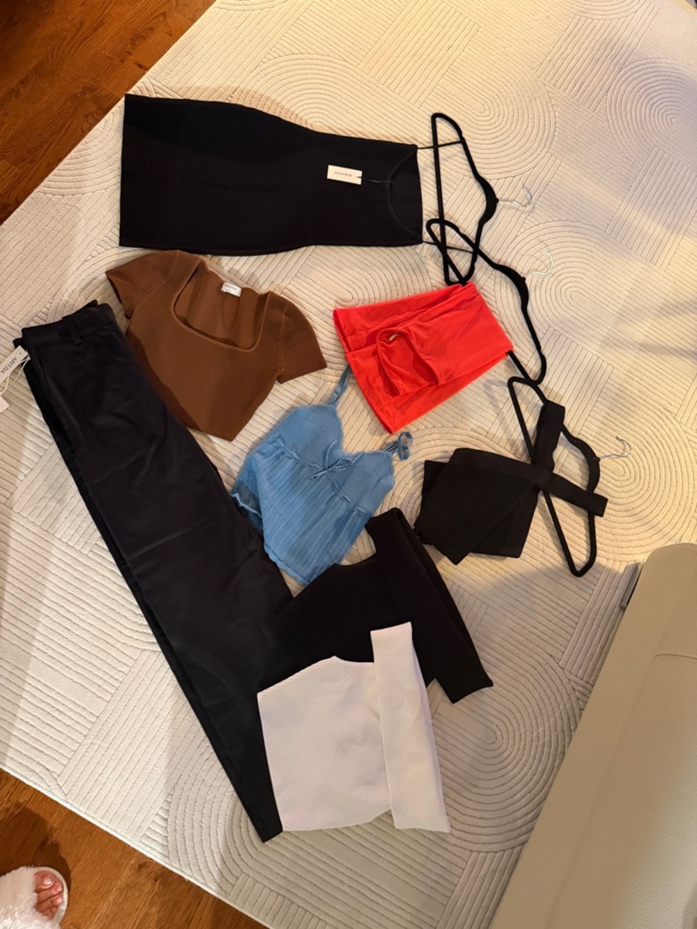 Aritzia bundle - selling 8 pieces